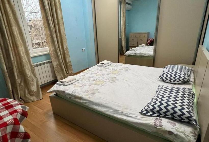اتاق استاندارد, Rest House Tbilisi