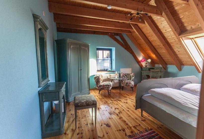 스탠다드 스튜디오 정원 전망, Eschenhof Quartier