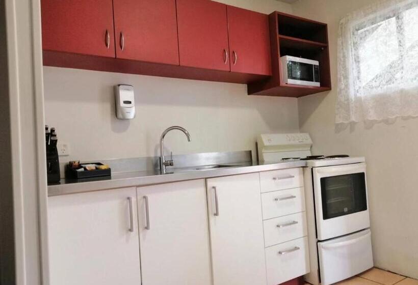 １ベッドルームアパートメント, Stanley Apartments