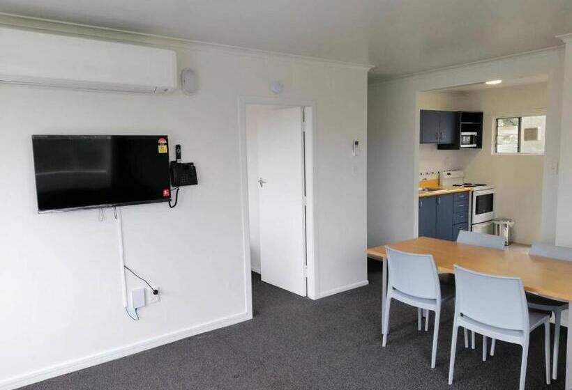 ２ベッドルームアパートメント, Stanley Apartments