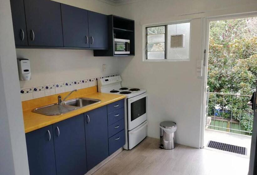 ２ベッドルームアパートメント, Stanley Apartments