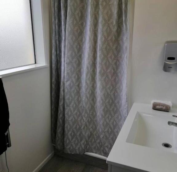 ２ベッドルームアパートメント, Stanley Apartments