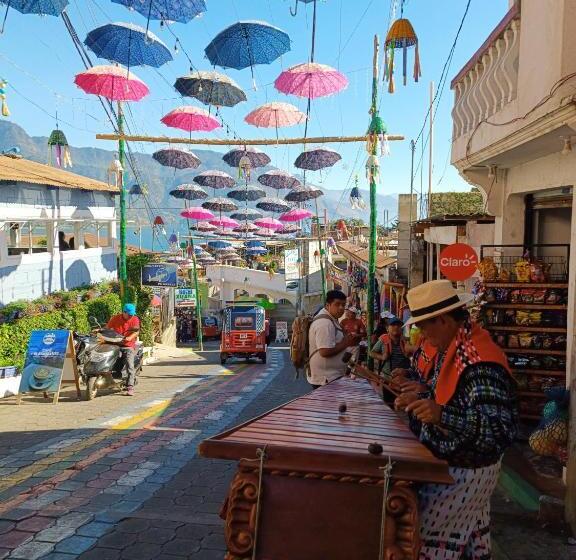 اتاق لوکس با چشمانداز شهر, Casa Chikuwa