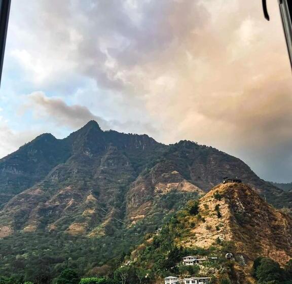 اتاق لوکس با چشمانداز شهر, Casa Chikuwa