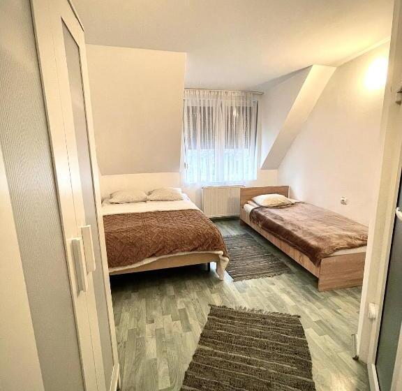 침실 2개 아파트, La Mama