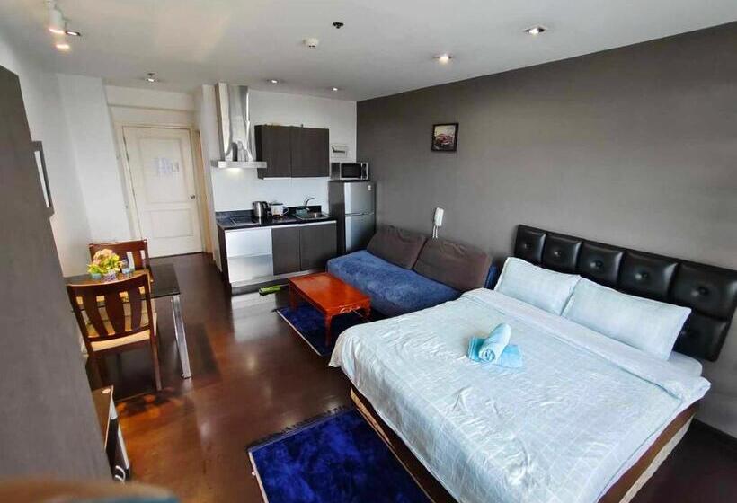 استودیوی استاندارد, The Gramercy Makati
