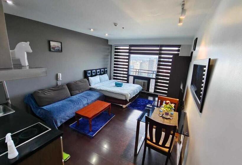 استودیوی استاندارد, The Gramercy Makati