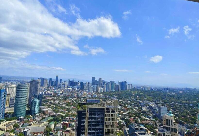 استودیوی استاندارد, The Gramercy Makati