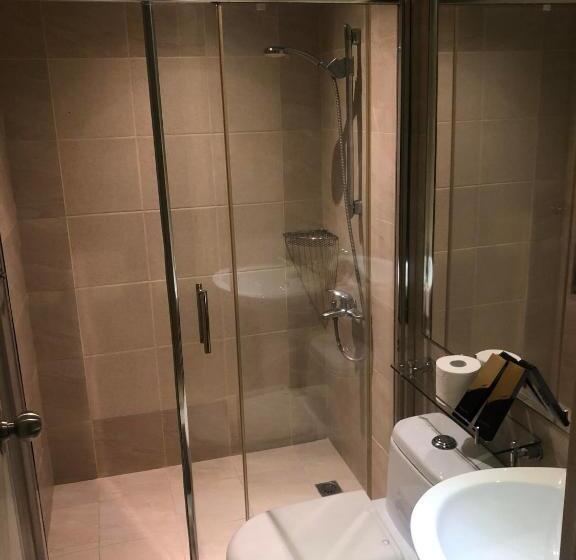 استودیوی استاندارد, The Gramercy Makati