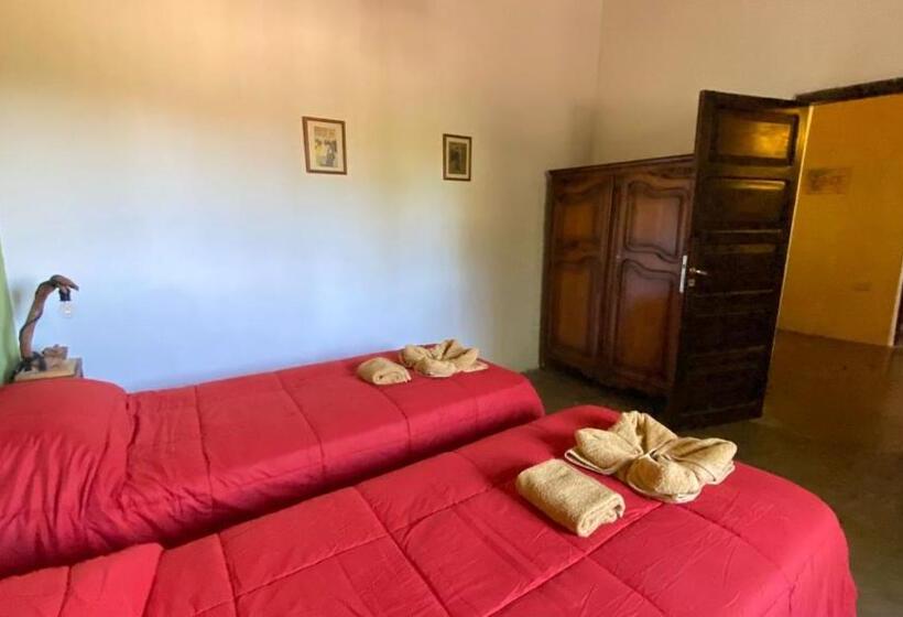 标准三人间, El Cortijo Tinogasta