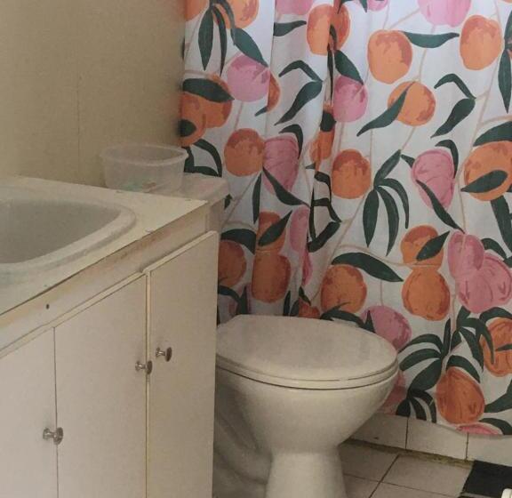 اتاق استاندارد با سرویس بهداشتی مشترک, Fran&emmaiii