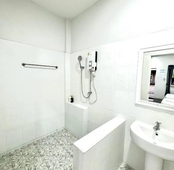 Deluxe-huone, บารอนรีสอร์ทสระแก้ว