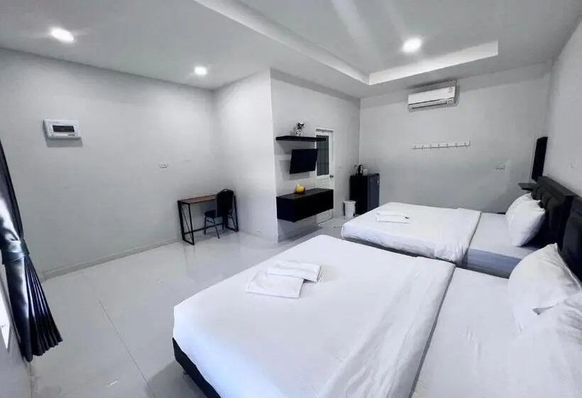 Standard Neljän Hengen Huone, บารอนรีสอร์ทสระแก้ว