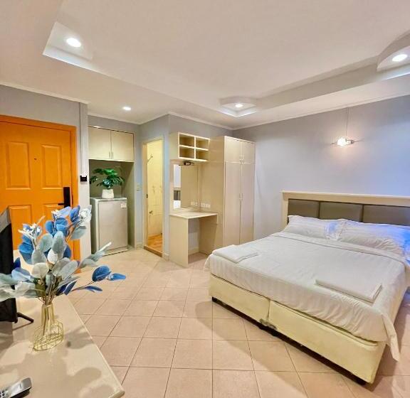 غرفة قياسية مزوَّدة بشُرفة, Nona Pattaya