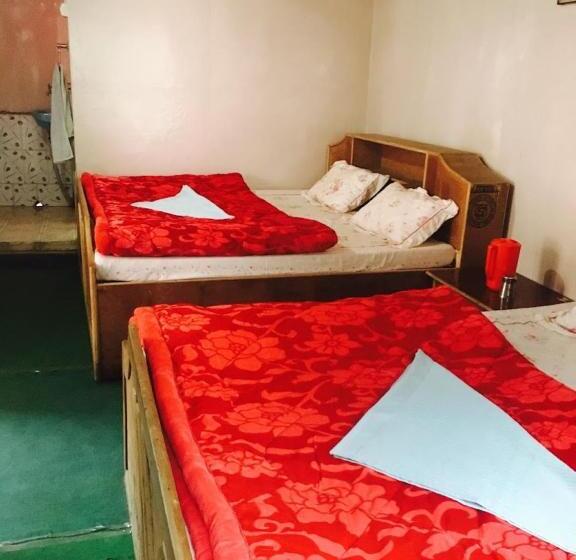 スタンダードトリプルルーム, Preetam Uttarakhand