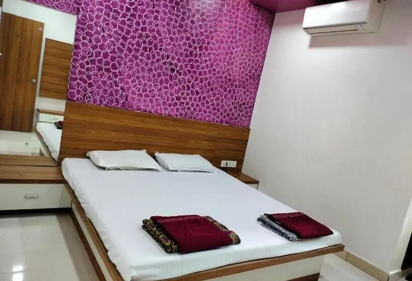 Deluxe-huone, Shreejay