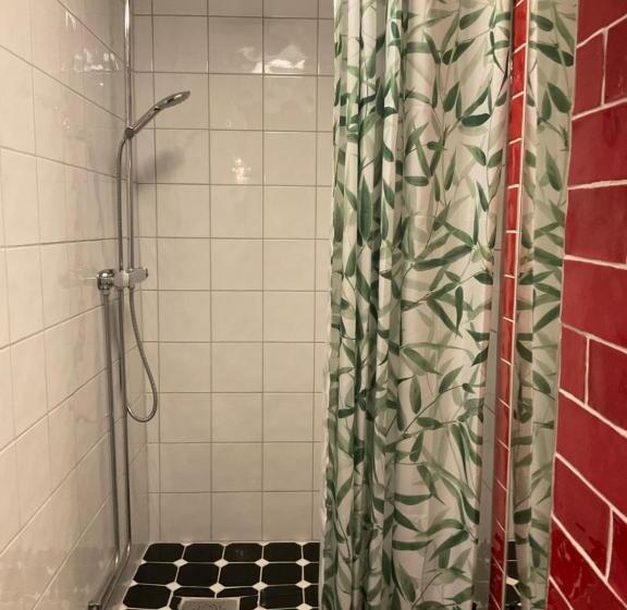 غرفة قياسية مطلّة علي الحديقة, Snällfäll Country Living   åkerbo Gård Charmigt Renoverad Flygel