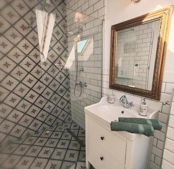 高级工作室, Elisoria Superiors