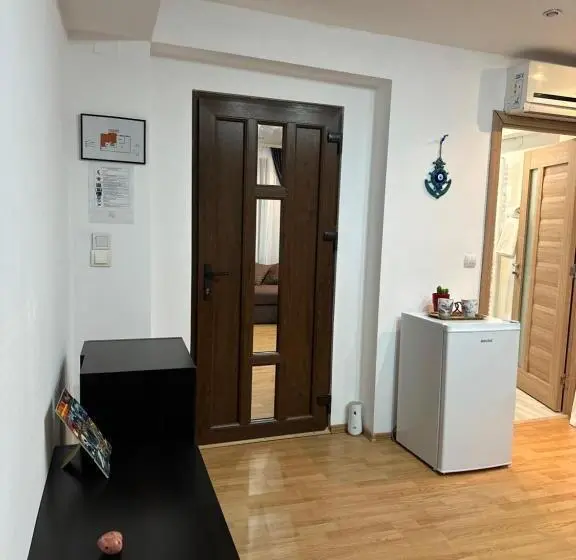 آپارتمان 1 خوابه, Gemasoti House
