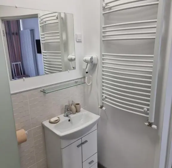 اتاق استاندارد با تخت بزرگ, Gemasoti House