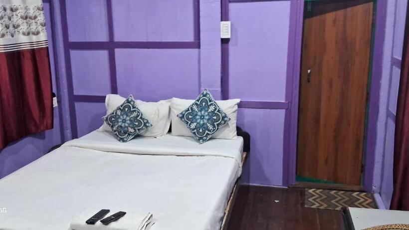 اتاق لوکس خانوادگی, Bloom Inn