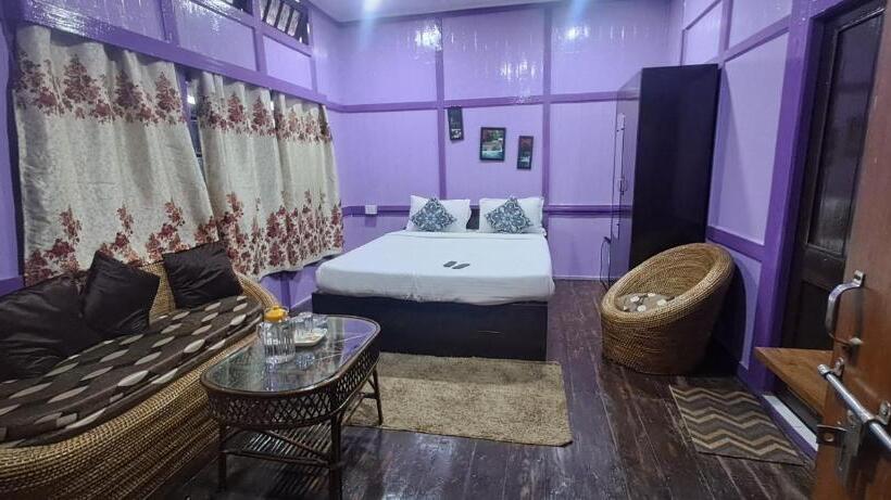 اتاق لوکس خانوادگی, Bloom Inn