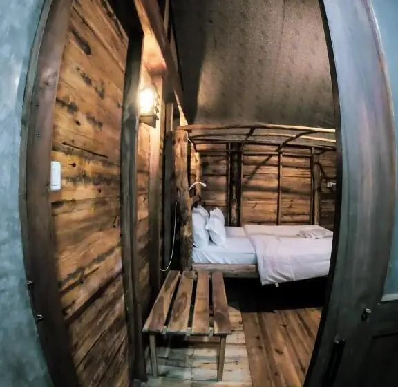 マウンテンビュースタンダードルーム, Lamiaceae Wood Cabin