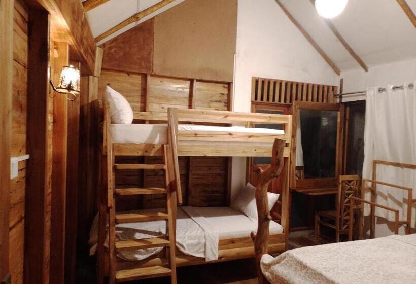 غرفة عائلية مطلّة علي الجبل, Lamiaceae Wood Cabin