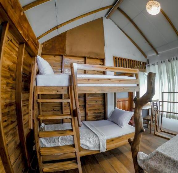 غرفة عائلية مطلّة علي الجبل, Lamiaceae Wood Cabin