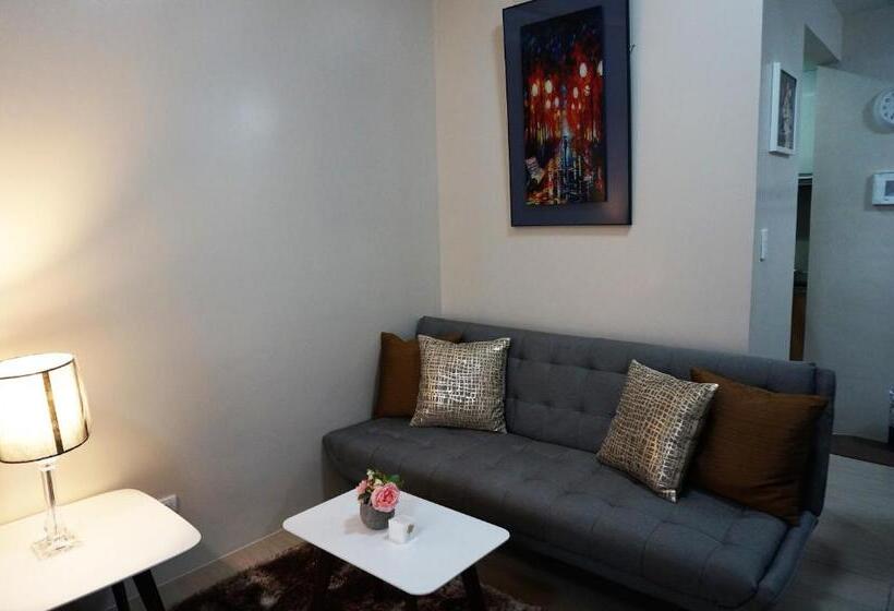 استودیو استاندارد با چشمانداز باغ, Eighty One Building C53j Condotel