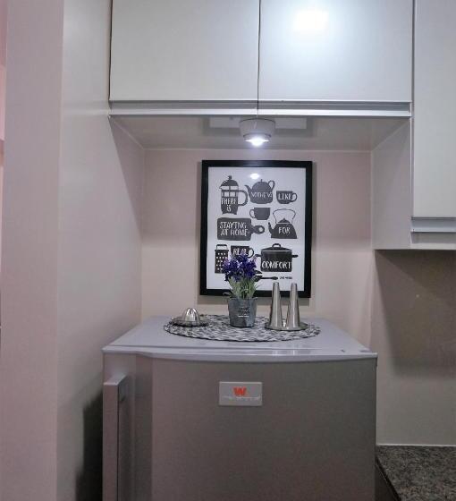 استودیو استاندارد با چشمانداز باغ, Eighty One Building C53j Condotel