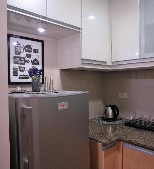 استودیو استاندارد با چشمانداز باغ, Eighty One Building C53j Condotel