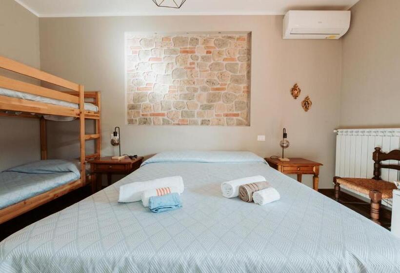 חדר סטנדרט לארבעה, Agriturismo La Mia Terra