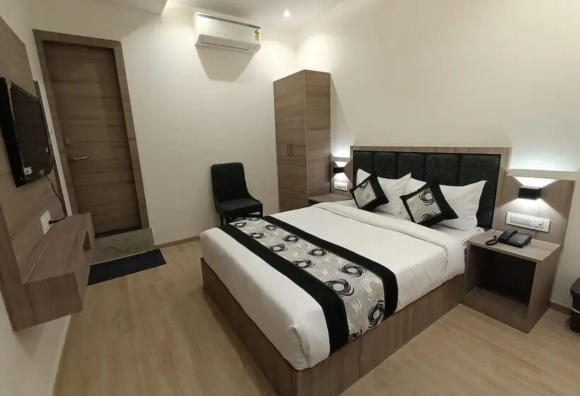 اتاق لوکس, Beverly Palace Santacruz   Near Bkc   Mumbai Airport T1