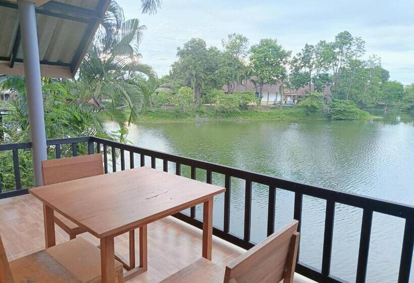 Номер Deluxe с Балконом, Khao Yai Lake Hill Resort เขาใหญ่เลค ฮิลล์ รีสอร์ท