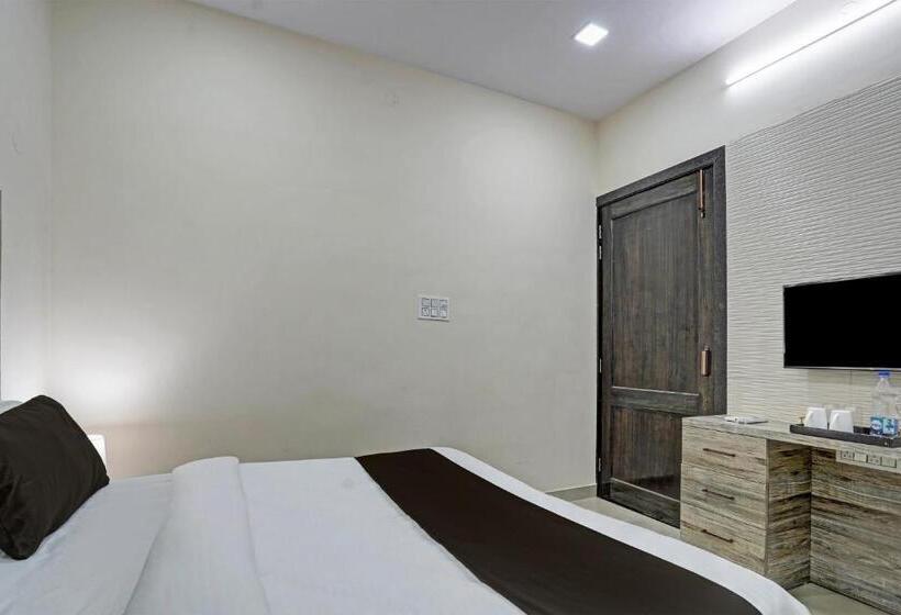 トリプルクラシックルーム, Oyo The Grand Rediance