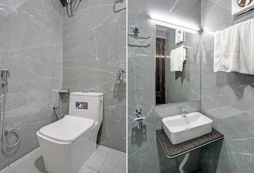 トリプルクラシックルーム, Oyo The Grand Rediance