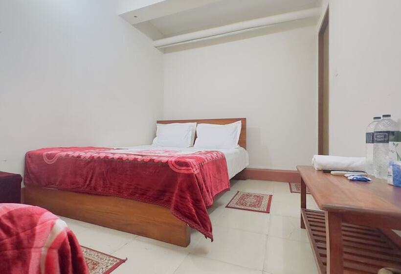 اتاق خانوادگی, Rose Garden Palace Residential