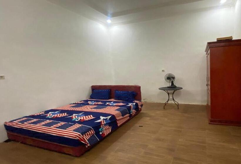 חדר סטנדרט, Spot On 93519 Kebun Manis Homestay