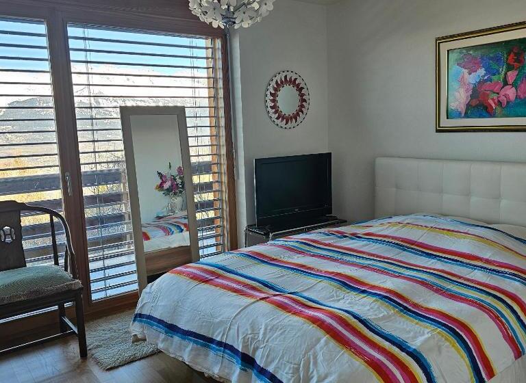 חדר סטנדרט עם מיטת קינג, Appartement Meublé à Louer à Nax