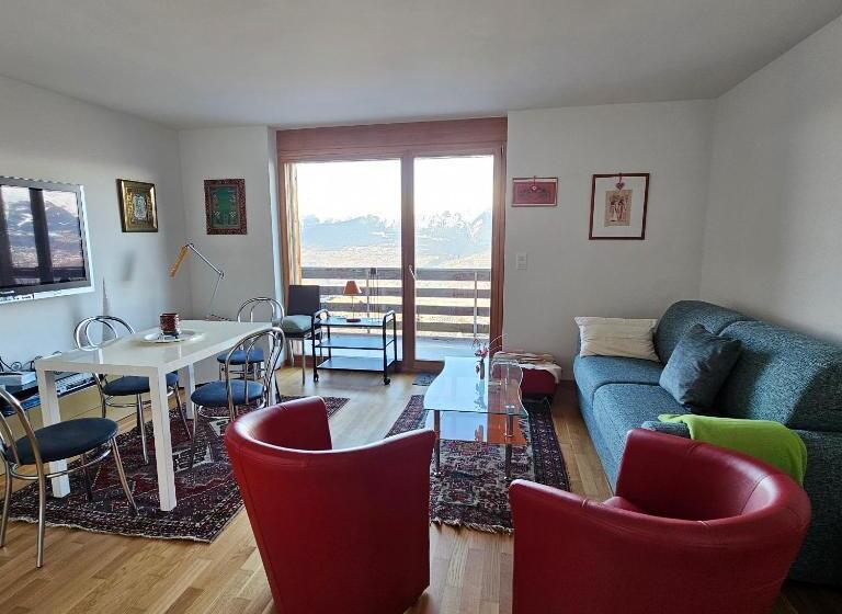 스탠다드 룸 킹사이즈 침대, Appartement Meublé à Louer à Nax