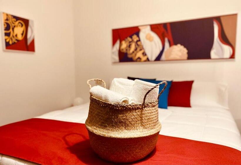 Номер Стандарт с Балконом, Carrales Guest House