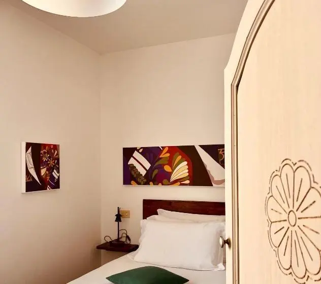 スタンダードシングルルーム, Carrales Guest House