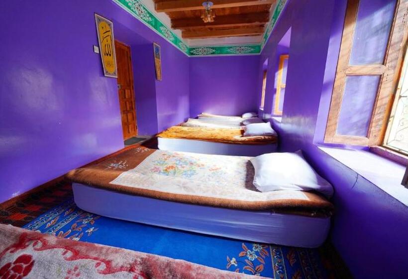 اتاق خانوادگی با سرویس بهداشتی مشترک, Dar Megdaz