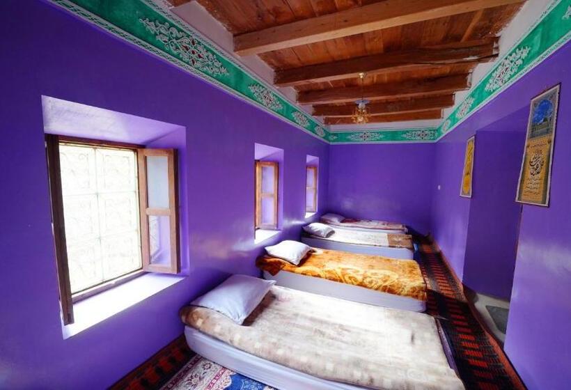 اتاق خانوادگی با سرویس بهداشتی مشترک, Dar Megdaz