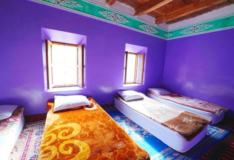 اتاق خانوادگی با سرویس بهداشتی مشترک, Dar Megdaz