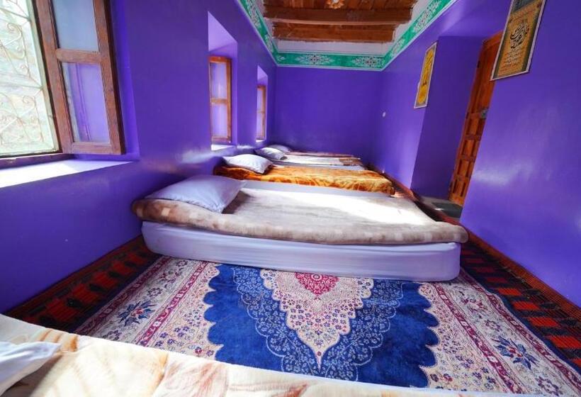 اتاق خانوادگی با سرویس بهداشتی مشترک, Dar Megdaz