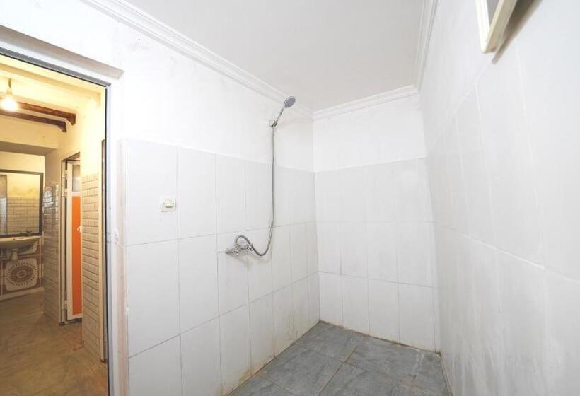 اتاق خانوادگی با سرویس بهداشتی مشترک, Dar Megdaz