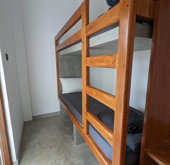 Семейный Номер Вид на Сад, Losu Polhena