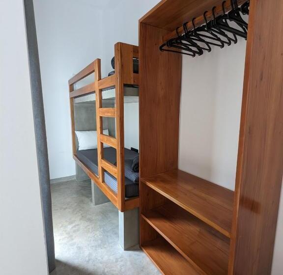 Семейный Номер Вид на Сад, Losu Polhena